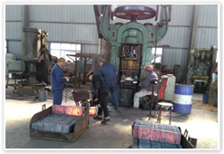 Rail tie plate by casting Rail tie plate by casting